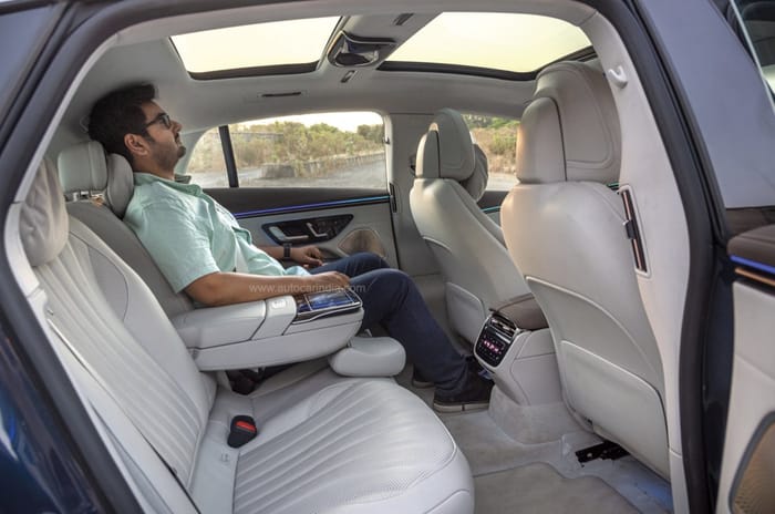 BMW i7 vs Mercedes Benz EQS: Electric Extravagance 